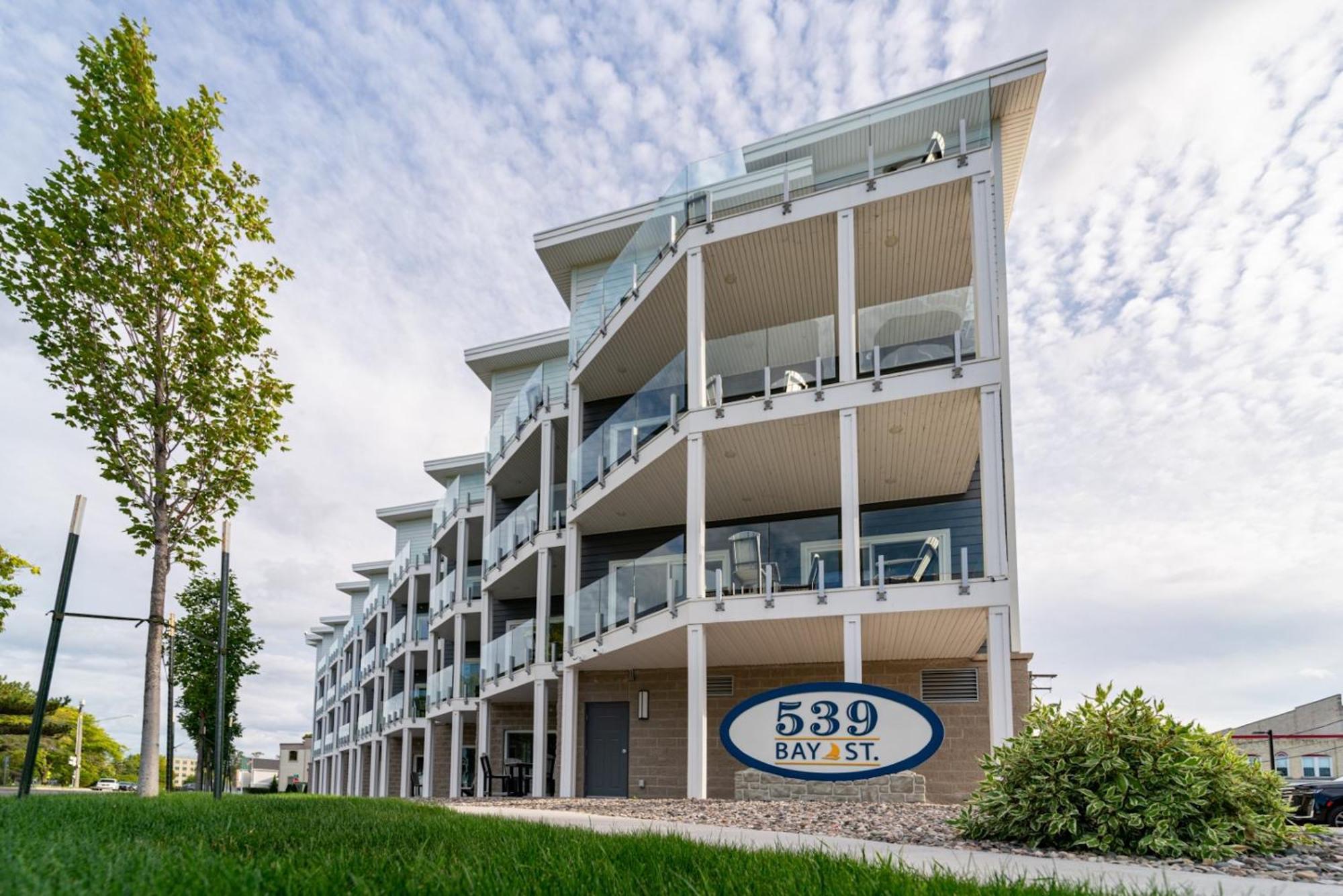 Kasa 539 Bay Street ทราเวิร์สซิตี้ ภายนอก รูปภาพ